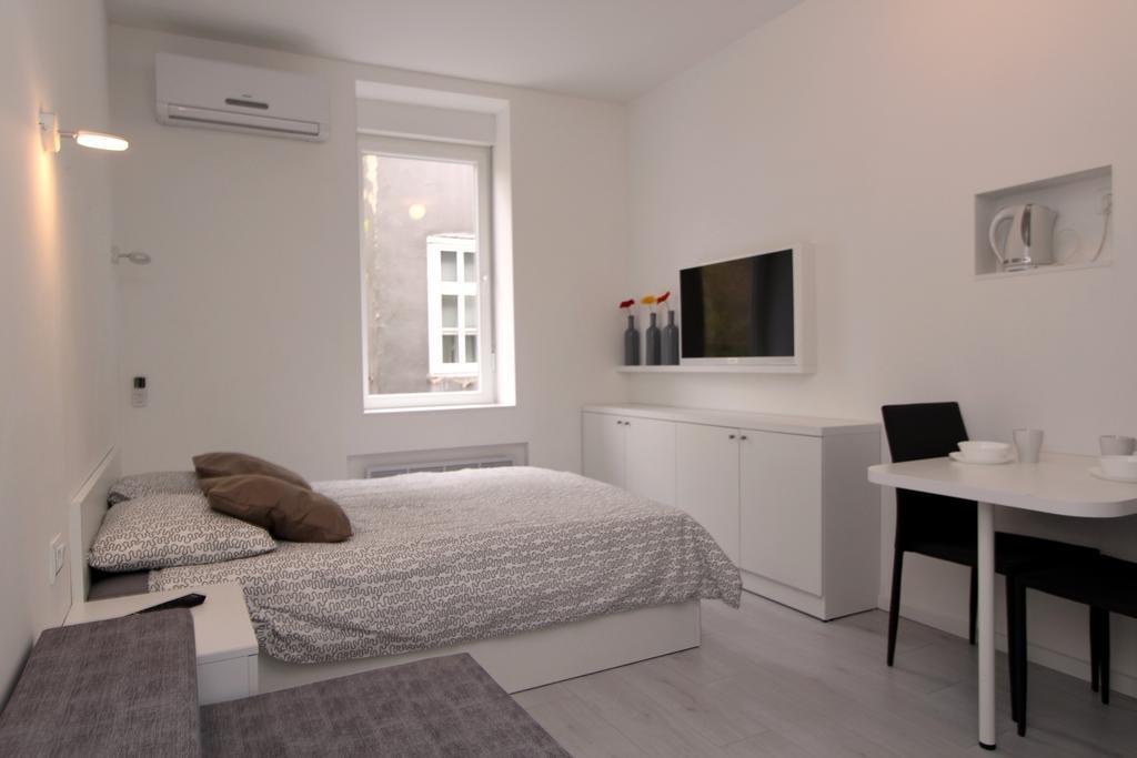 Apartments Simple Teslina Zagreb Exteriör bild